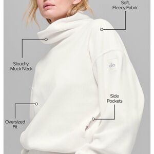 ALO Yoga Off-White mock neck fleece